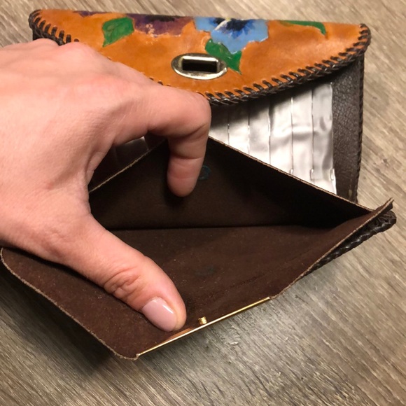Vintage Hand Painted Leather Wallet - Picture 7 of 8